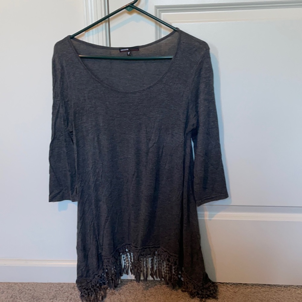 Frilled quarter sleeve top